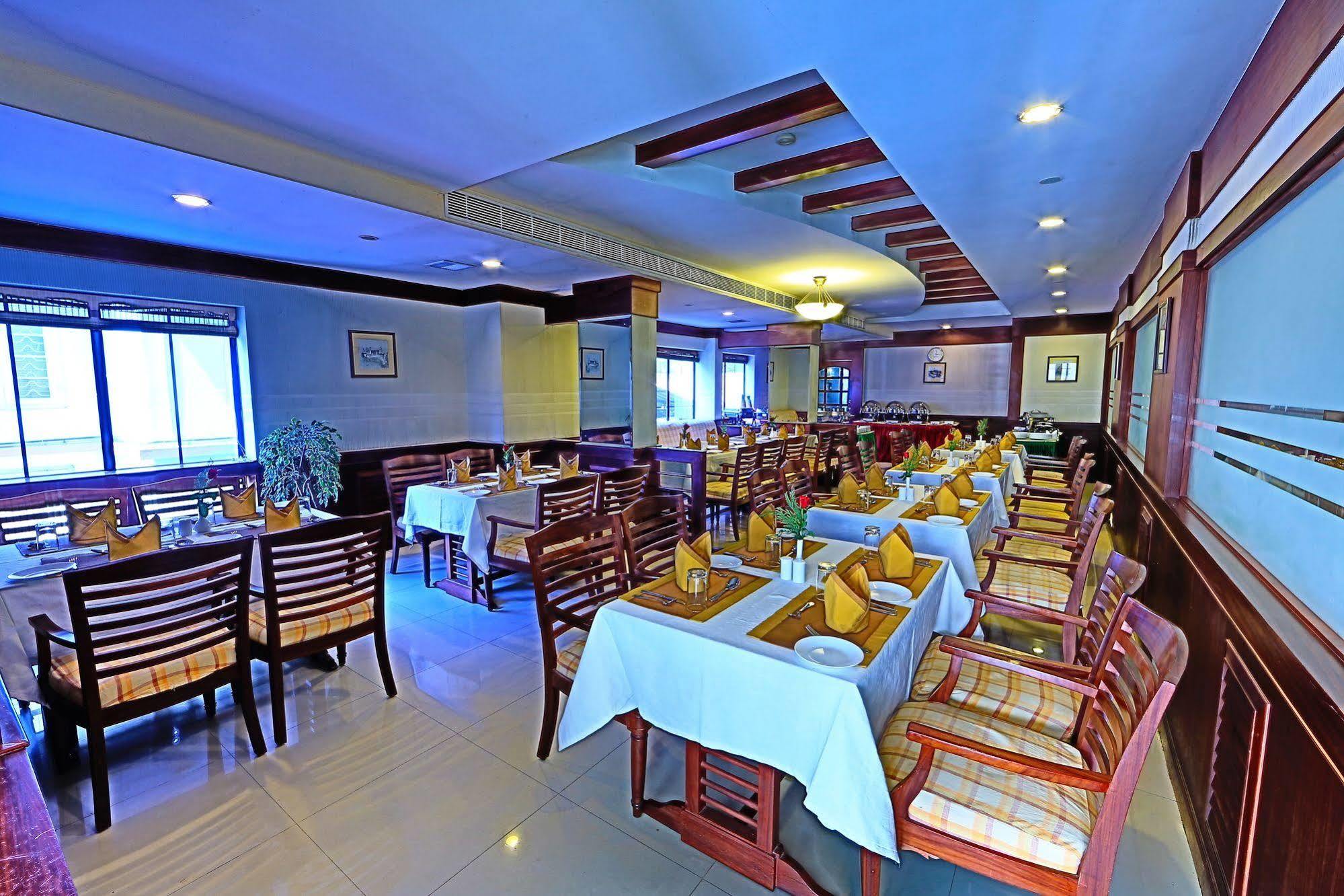 Hotel Fort Queen Kochi Exterior photo